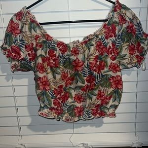 Convertible on the shoulder/ off the shoulder american eagle top